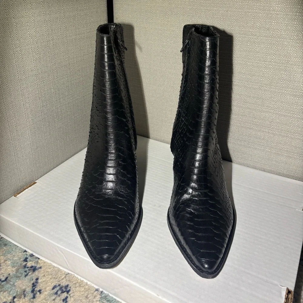 Matisse color black